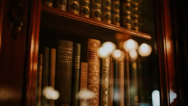 Gesetzbücher und juristische Unterlagen