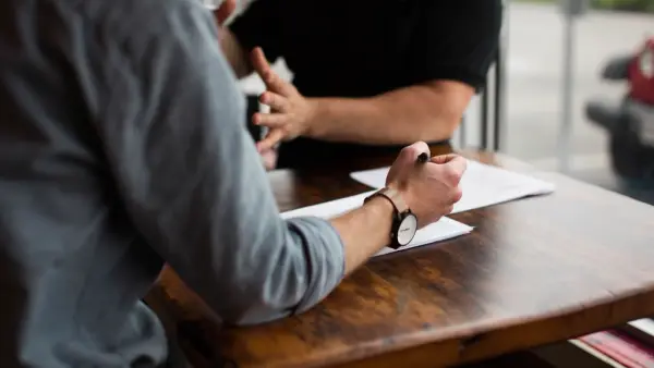 Mentoring-Gespräch zwischen zwei Personen