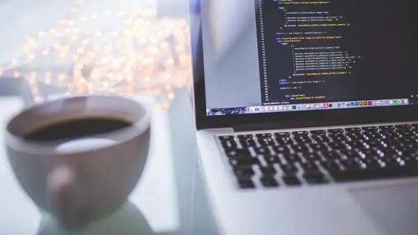 Programmcode am Bildschirm