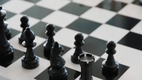 Schachfiguren als Sinnbild für Strategie